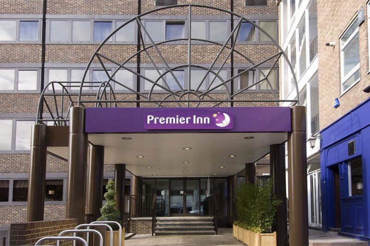 Premier Inn Brentwood Exterior photo